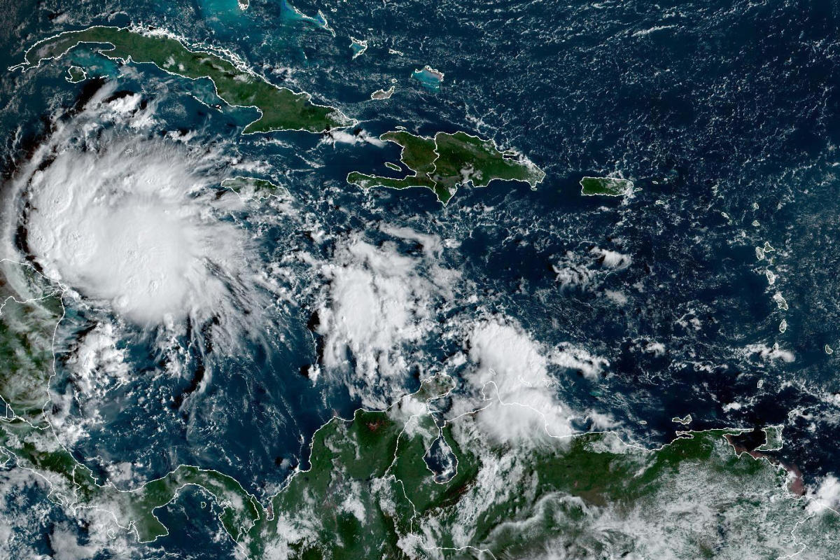 L’ouragan Lisa touche terre au Belize, s’affaiblit en TS