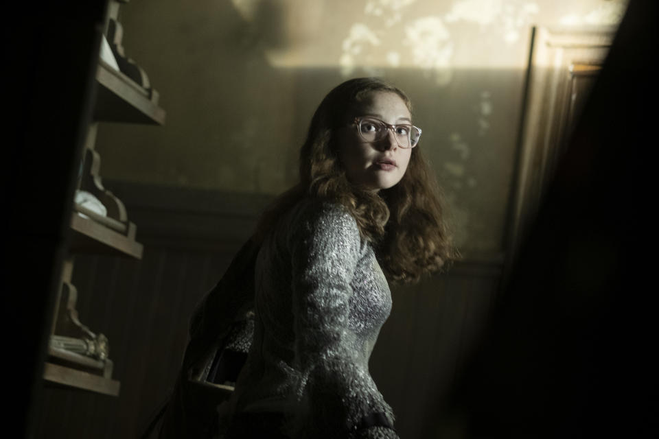 Zoe Colletti as Stella in horror movie 'Scary Stories to Tell in the Dark'. (Credit: eOne)