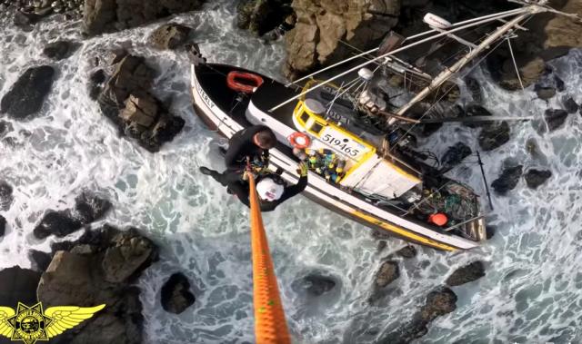 1 person found dead on crashed fishing boat at Point Reyes