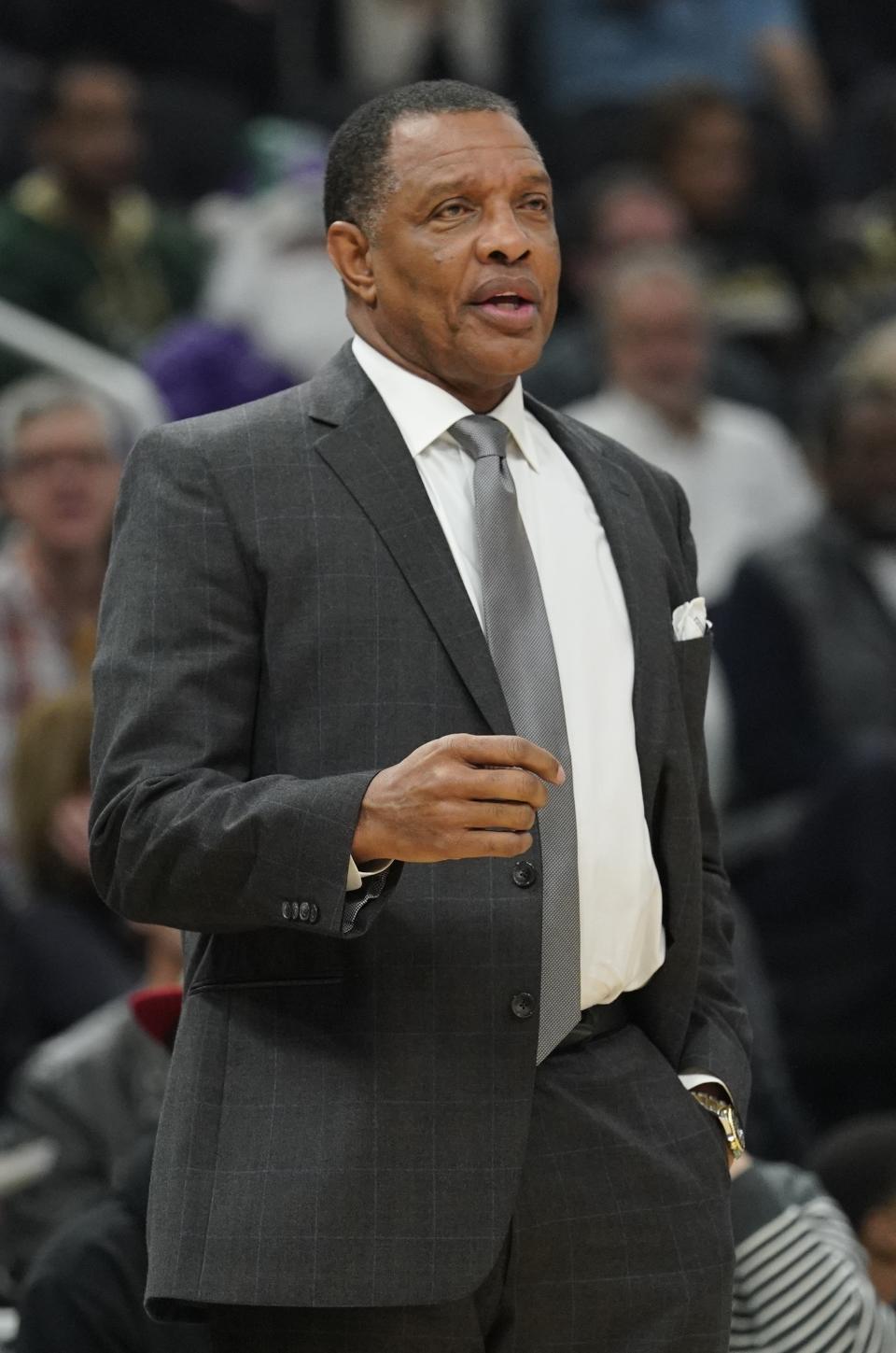 New Orleans Pelicans head coach Alvin Gentry reacts during the first half of an NBA basketball game against the Milwaukee Bucks Wednesday, Dec. 19, 2018, in Milwaukee. (AP Photo/Morry Gash)