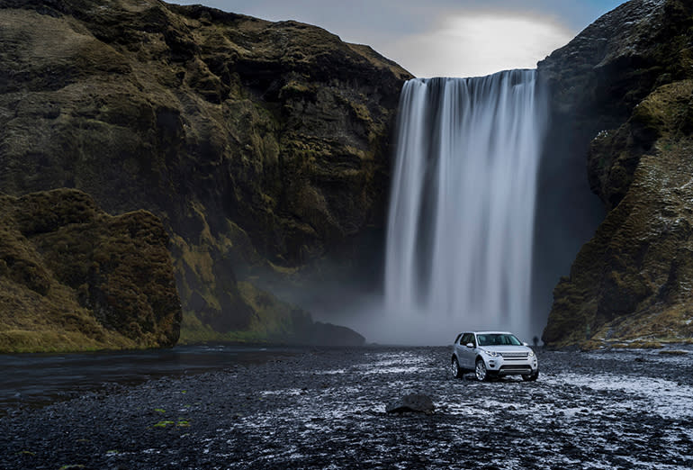 2015_Land_Rover_Discovery_Sport_6