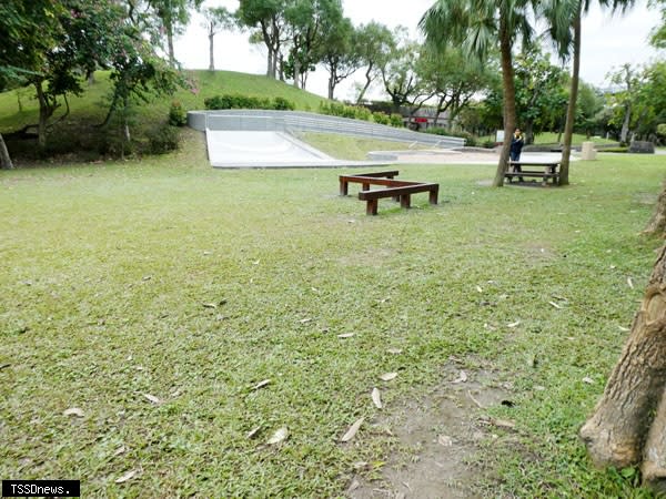 宜蘭縣政府期盼共同攜手塑造羅東運動公園「全齡風雨樂活館」，十二月十日舉辦說明會，邀請鄉親共襄盛舉，一起創造宜蘭好生活！（記者董秀雲攝）