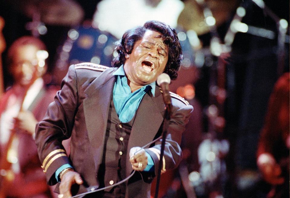 James Brown giving it his all in Los Angeles in 1991 at 58 years old. Brown died 15 years later, in Emory University Hospital. He was 73.