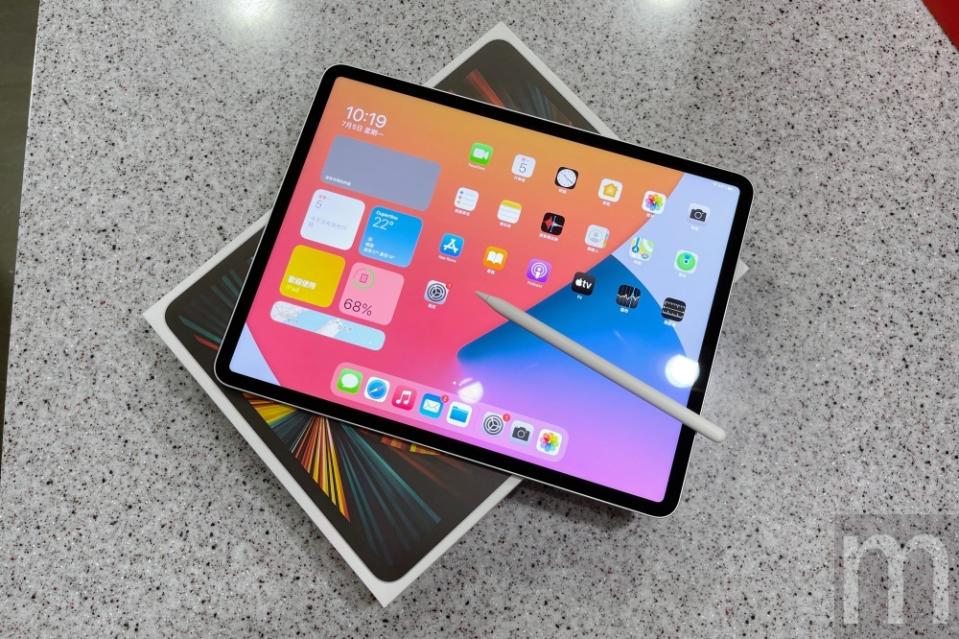 報導指稱即將在2024年推出的新款iPad Pro，將換上16吋、OLED螢幕