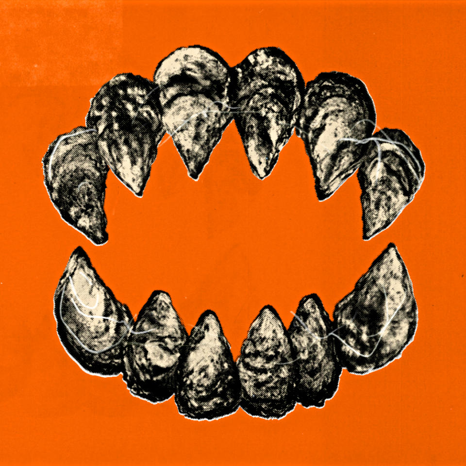 A photo illustration shows open jaws with sharp teeth.