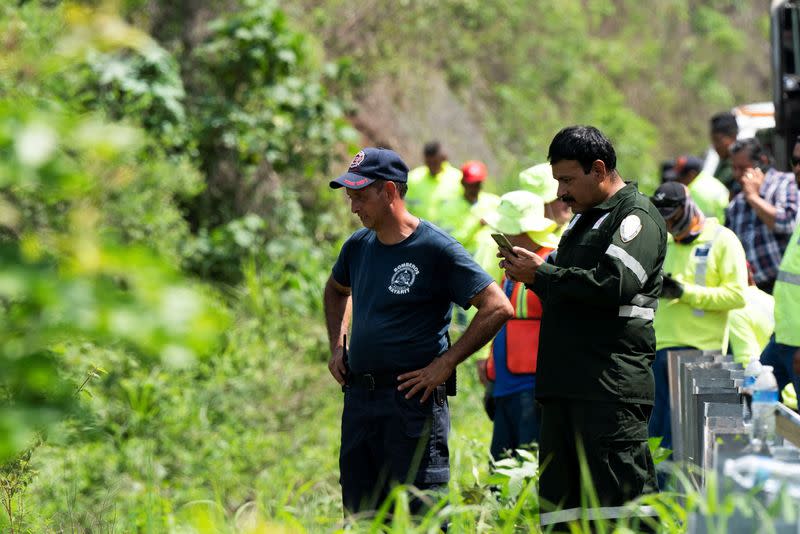 Bus crashed on a highway killing several people, in Tepic