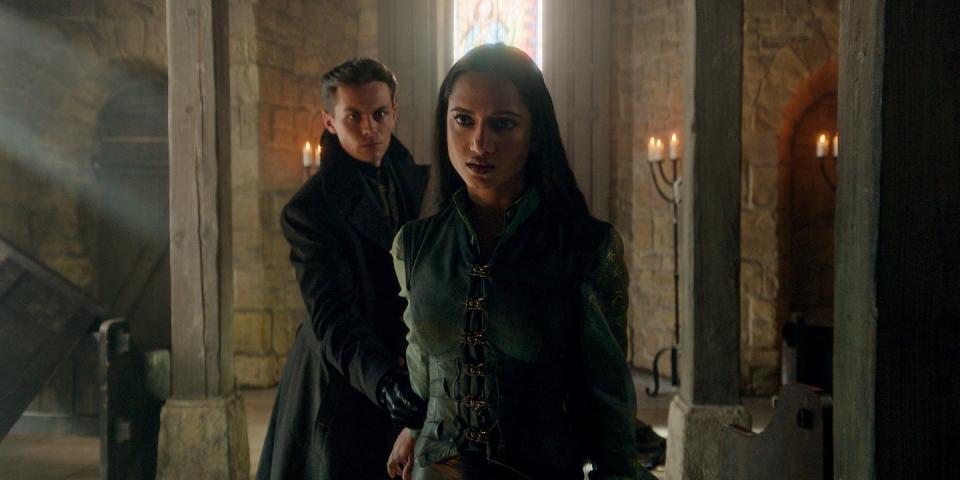 shadow and bone l to r freddy carter as kaz brekker, amita suman as inej ghafa in episode 208 of shadow and bone cr courtesy of netflix © 2023