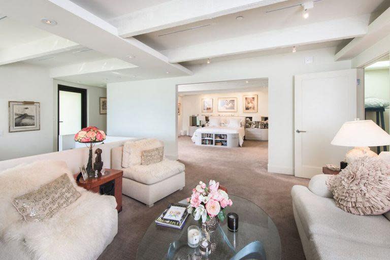 Jane Fonda sells her LA mansion for $10.6 million