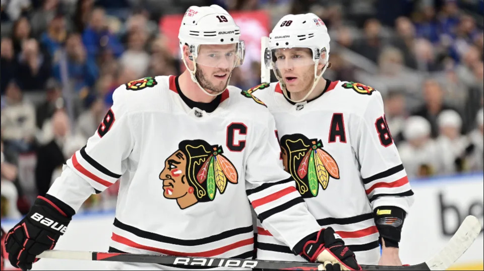 Jonathan Toews will be staying put in Chicago at the trade deadline after announcing that he's been suffering from Long Covid. (Getty Images)