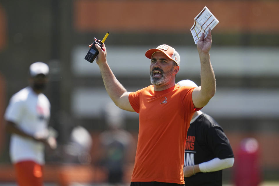 Cleveland Browns head coach Kevin Stefanski shouts during an NFL football practice, Wednesday, May 31, 2023, in Berea, Ohio. (AP Photo/Sue Ogrocki)