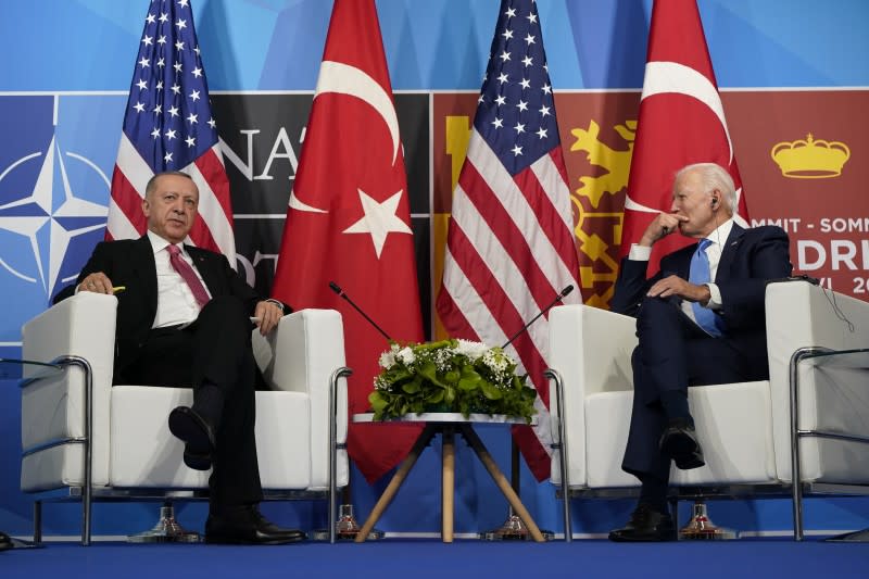 2022年6月29日，美國總統拜登和土耳其總統艾爾多安在北約領袖峰會期間進行會談（AP）