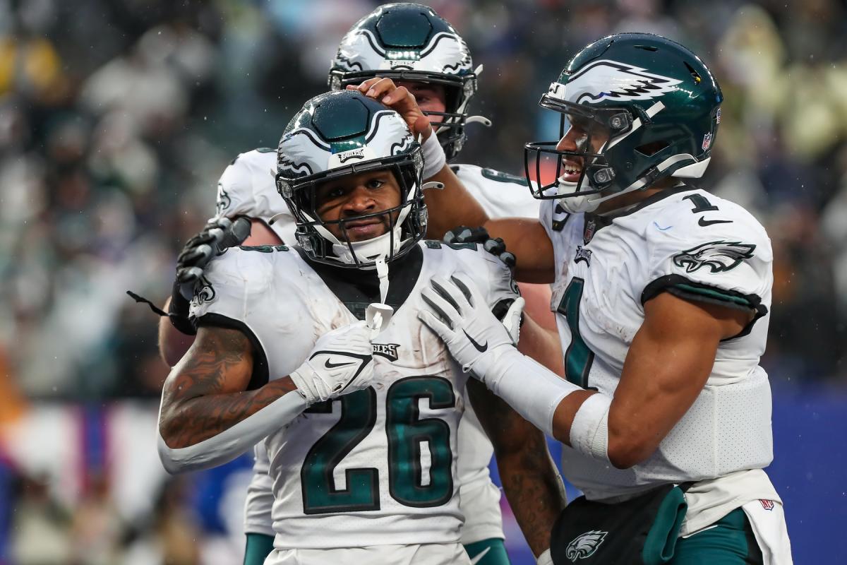 Hurts, Eagles clinch playoffs with 48-22 win over Giants - WHYY