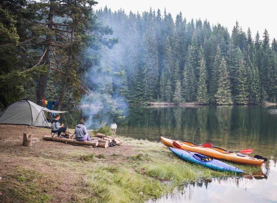 Camp out this summer with this eco-friendly campfire featured on CNBC’s Shark Tank. (Source: iStock)