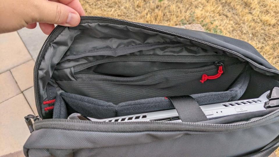 Tomtoc Carrying Case inner pocket.