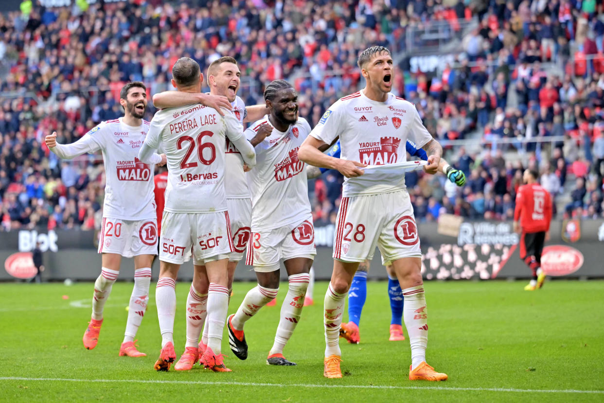 En battant Rennes, le Stade brestois s’est assuré une place en coupe d’Europe. Une qualification fêtée avec la manière à Brest.
