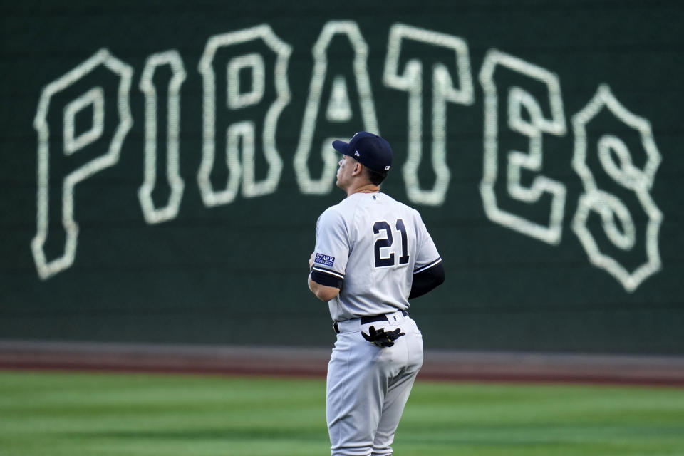 New York Yankees' Aaron Judge warms up wearing No. 21 fore Roberto Clemente Day, before the Yankees' baseball game against the Pittsburgh Pirates in Pittsburgh, Friday, Sept. 15, 2023. (AP Photo/Gene J. Puskar)