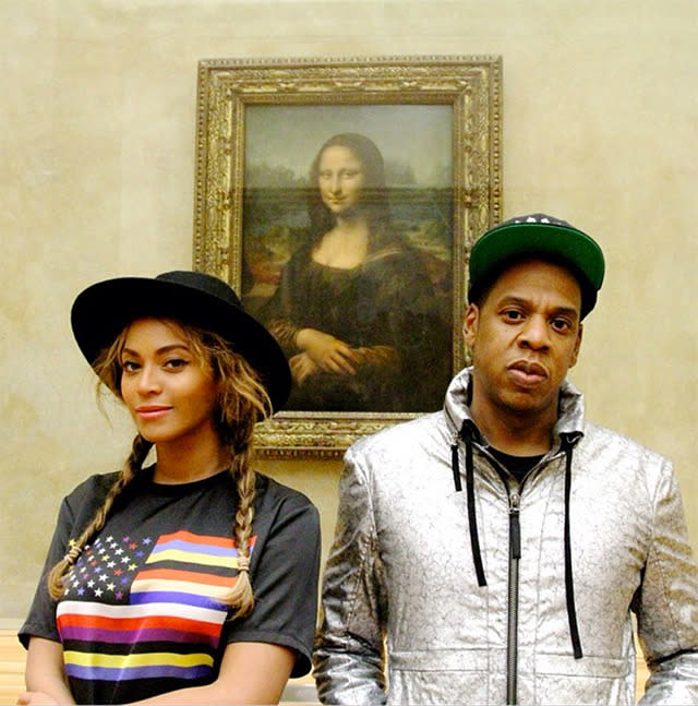 Beyonce and Jay-Z pose at the Louvre.