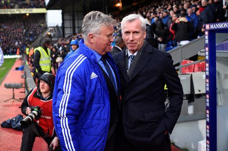 Football Soccer - Crystal Palace v Chelsea - Barclays Premier League - Selhurst Park - 3/1/16 Crystal Palace manager Alan Pardew and Chelsea manager Guus Hiddink before the match Reuters / Dylan Martinez Livepic