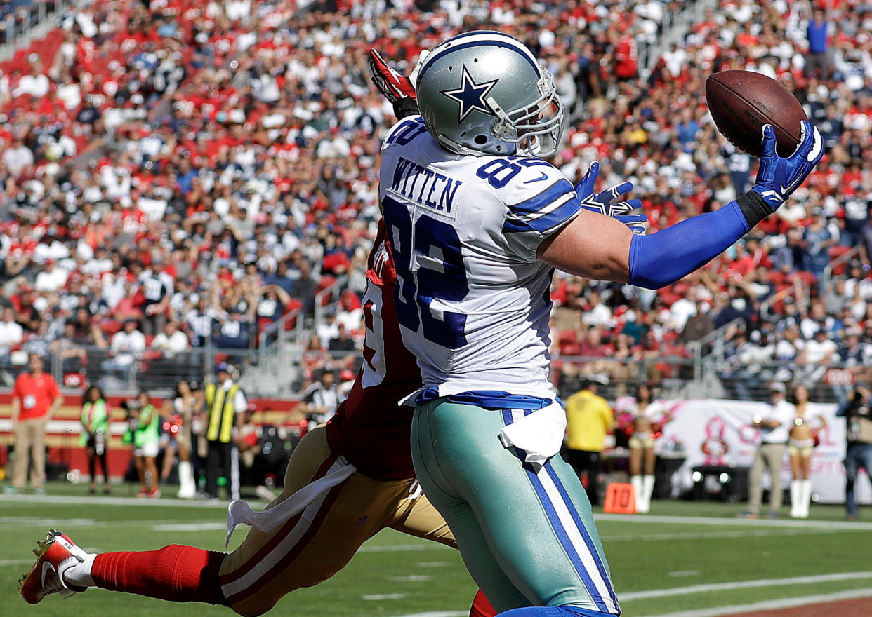 Jason Witten has reportedly decided to retire from football to take a job with ESPN. (AP)