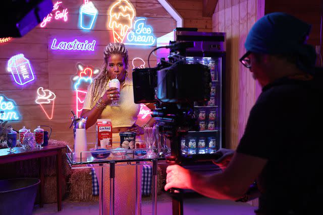 <p>Michael Simon</p> Kelis on set with Lactaid