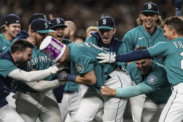 The newest Mariners folk hero is a man named 'Big Dumper' – The