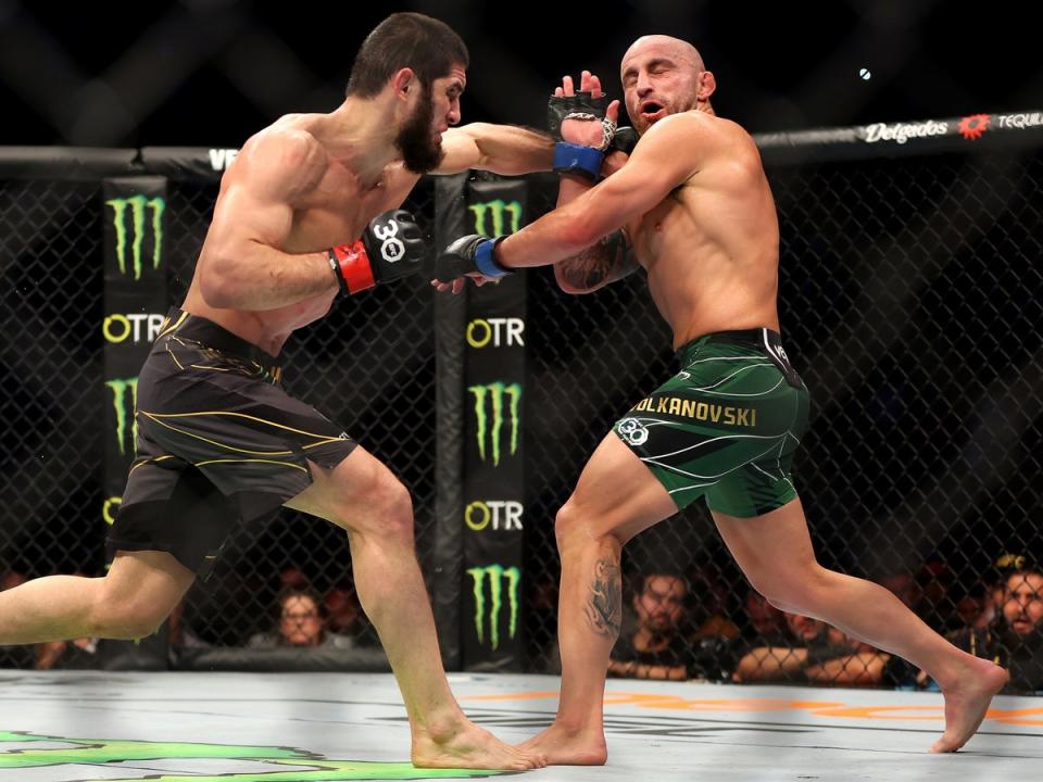 Islam Makhachev, left, outpointed Alexander Volkanovski in a close fight in February (Getty Images)