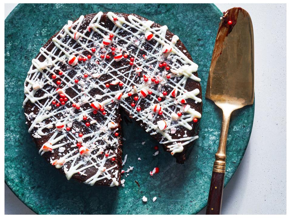 Instant Pot Peppermint Brownie Cake