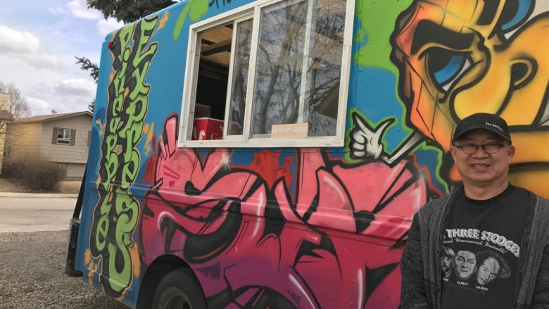 Saskatoon looks to loosen rules on food trucks