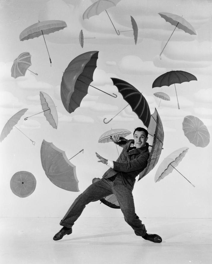 <p><em>Singin' In The Rain</em> — starring Gene Kelly, Donald O'Connor, and Debbie Fields — was released and became an instant classic. Fields' moniker, Deborah, was in the top 5 names for girls. At the top, James, Robert, John, Linda, Mary, and Patricia remained popular.</p>