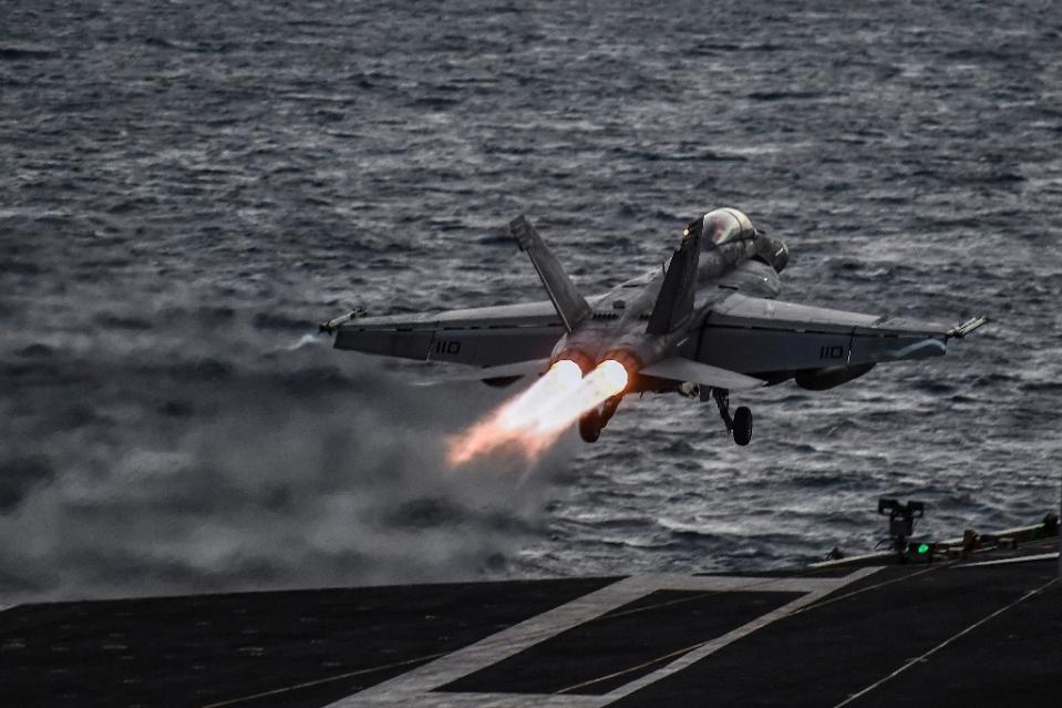 Avión F18 de Estados Unidos. (AFP Photo/Aris MESSINIS)