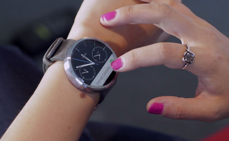 Motorola’s gorgeous Moto 360 smartwatch goes on sale today at noon