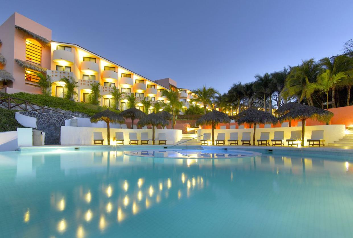Travel agencies in P.E.I. say they're booking as many trips to destinations like Mexico over the March Break as they did in 2023. (Grand Palladium Vallarta Resort & Spa - image credit)