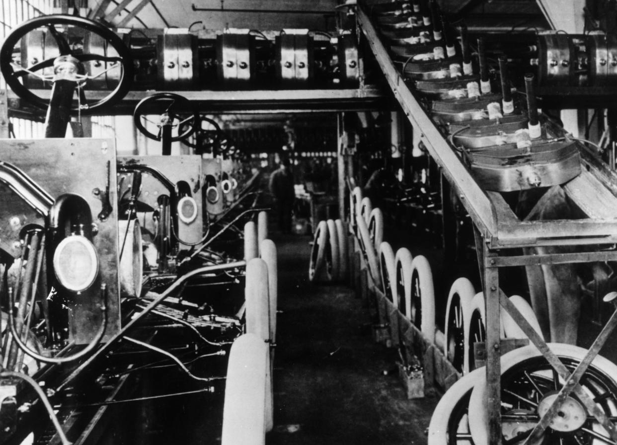 1913: Ford's first moving assembly lines at Highland Park.