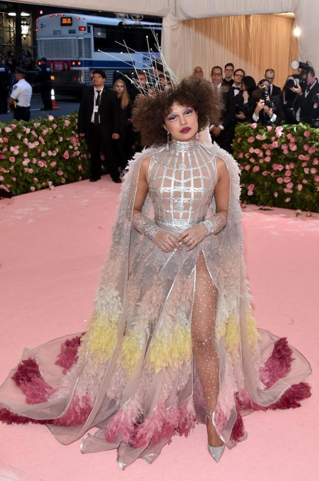 Priyanka chopra dress shop at met gala