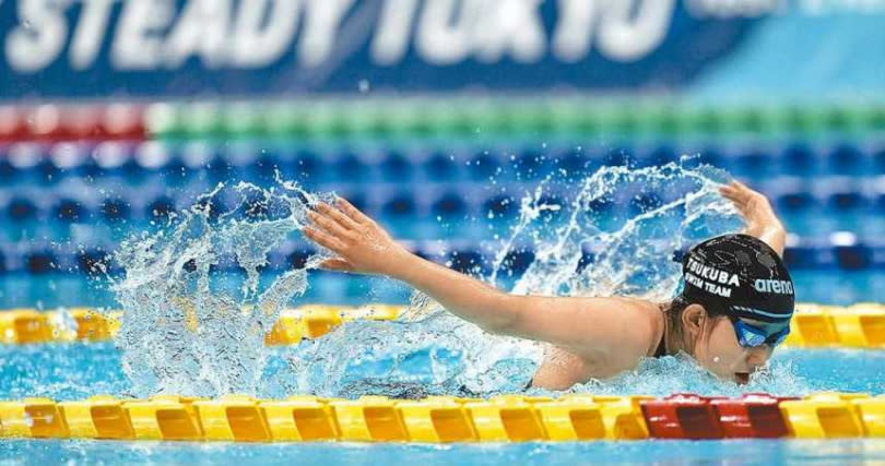 東京奧運開幕倒數不到3個月，官方公布的更新版競賽規定，決定取消入境先隔離14天的規定。圖為東京帕運游泳測試賽，選手賣力表現的模樣。（圖／達志／美聯社）