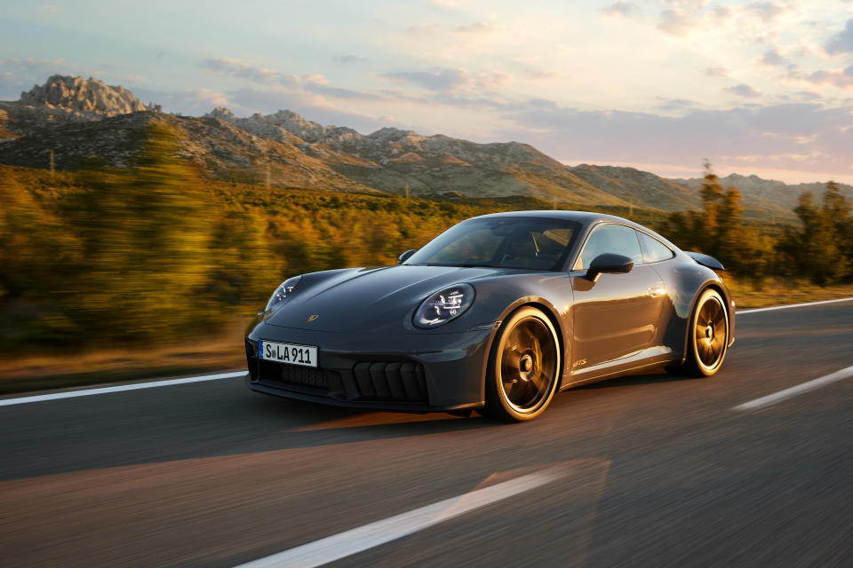 2025 Porsche 911 Carrera GTS (credit: Porsche)