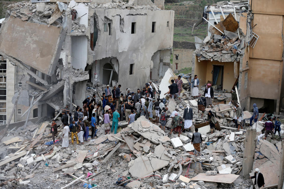 The remains of a house targeted by a Saudi-UAE coalition airstrike. (Photo: Khaled Abdullah / Reuters)