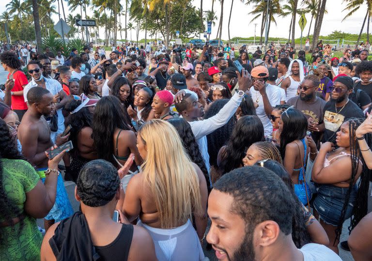 El condado de Miami-Dade, que incluye Miami Beach, experimentó uno de los peores brotes del país y sigue registrando cifras elevadas