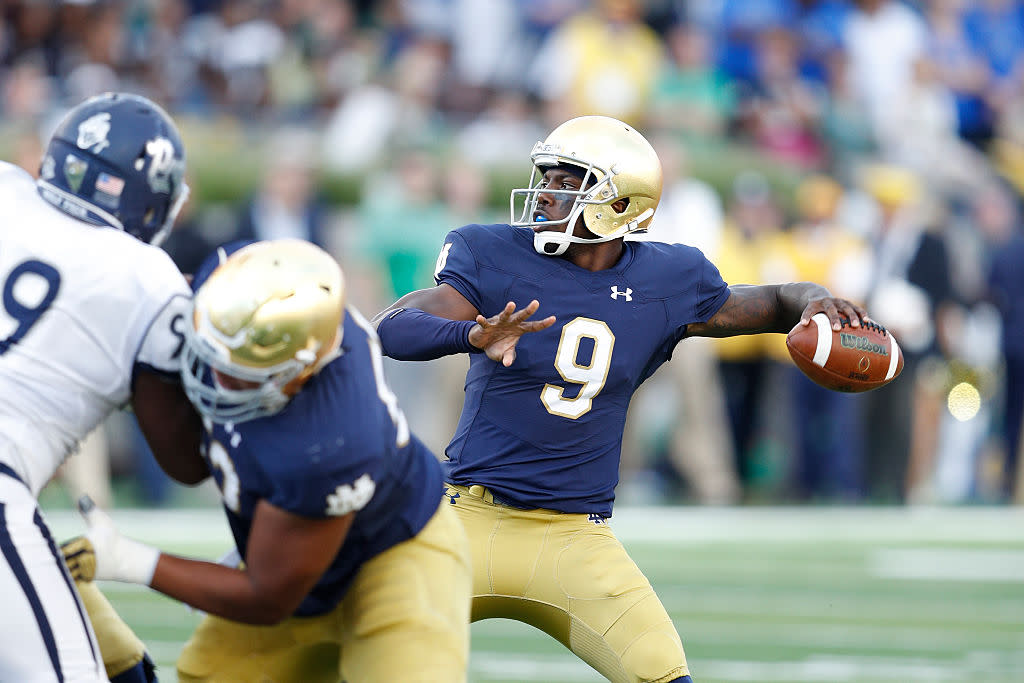 Malik Zaire, Notre Dame’s former starting QB, is pursuing a graduate transfer. (Getty)