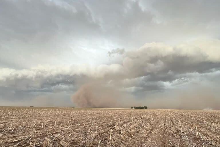 El fenómeno El Niño es un ciclo climático natural que calienta temporalmente parte del océano y provoca cambios en el clima en todo el mundo