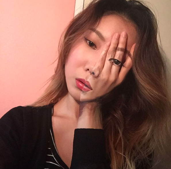 Artist creates incredible optical illusions with makeup