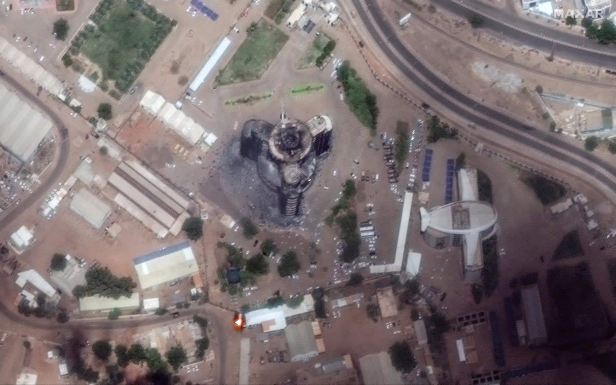 Burned and heavily damaged general command of the Sudanese armed forces headquarters building in Khartoum on 16 April 2023 (Satellite image ©2023 Maxar Technologies.)