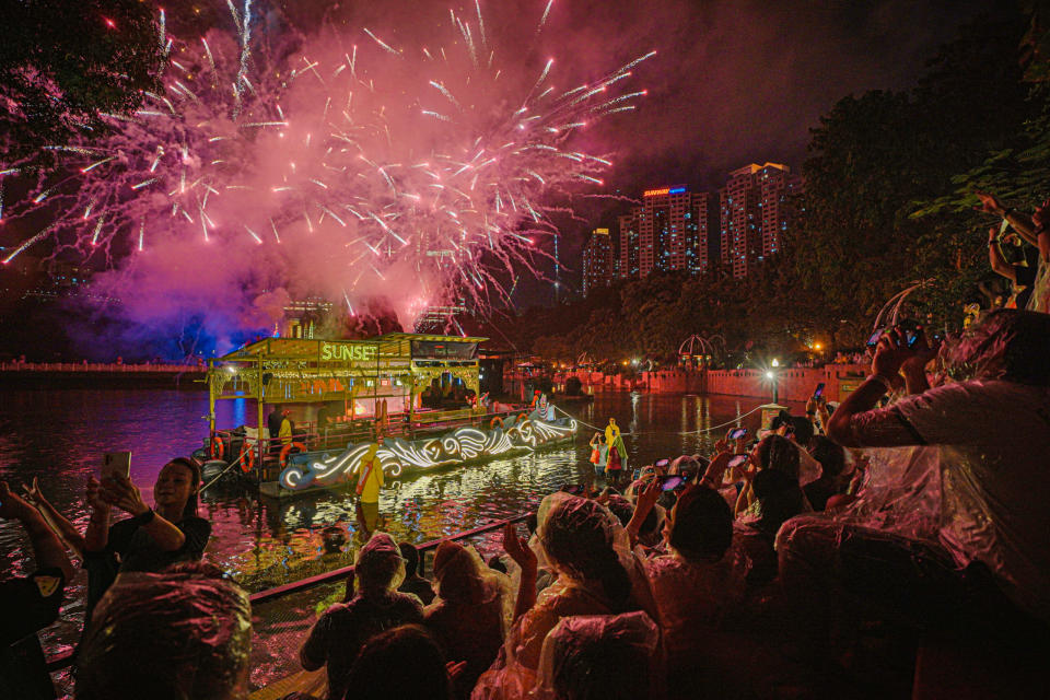 <em>Fireworks lighted up the Sunway City KL skyline, wrapping up the Buyers’ Nite with a bang!</em>