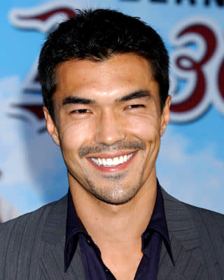 Ian Anthony Dale at the Hollywood premiere of Touchstone Pictures' Mr. 3000