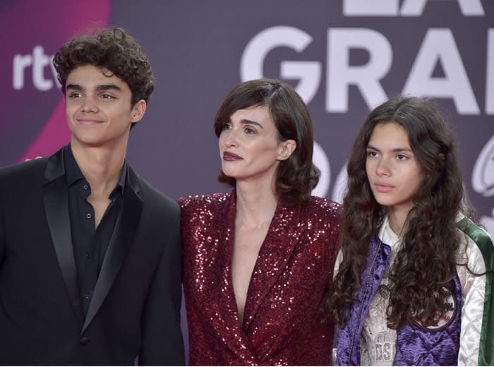 Paz Vega junto a sus dos hijos mayores