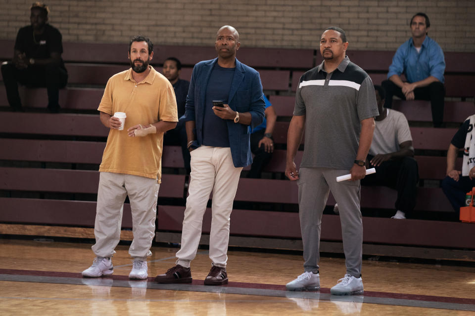 Adam Sandler as Stanley Sugerman, Kenny Smith as Leon Rich and Mark Jackson as Himself in Hustle<span class="copyright">Cassy Athena/Netflix</span>