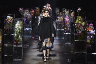 <p>Models wear creatons for Belgian fashion designer Dries van Noten’s Spring-Summer 2017 ready to wear fashion collection presented, Sept. 28, 2016 in Paris. (Photo: Zacharie Scheurer/AP) </p>