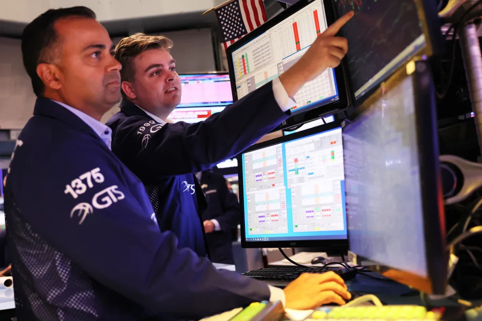 NEW YORK, NEW YORK - SEPTEMBER 13: Traders work on the floor of the New York Stock Exchange during afternoon trading on September 13, 2022 in New York City. U.S. stocks opened lower today and closed significantly low with the Dow Jones dropping over 1,200 points after the release of an inflation report that showed prices rising more than expected in the last month. The Consumer Price Index released by the Bureau of Labor Statistics showed prices rising 8.3% over the last year, for which economists had predicted an 8.1% increase. (Photo by Michael M. Santiago/Getty Images)