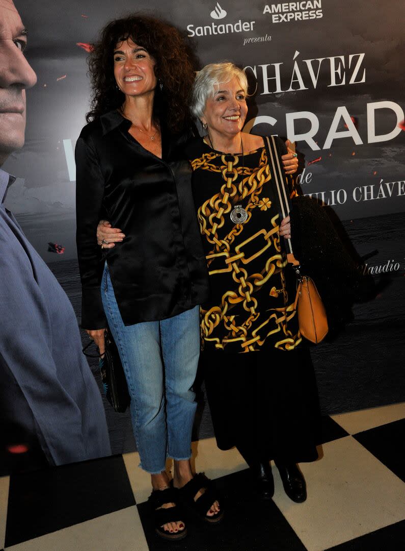¡Para Florencia Raggi no hay mejor plan que una salida al teatro junto a su mamá Nilda!