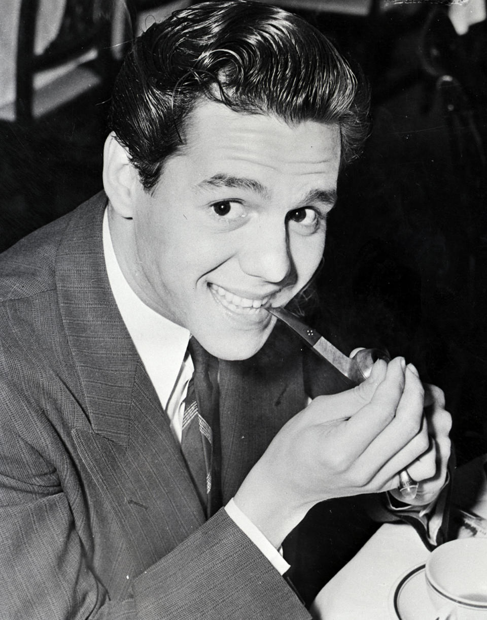 Desi Arnaz, 1940